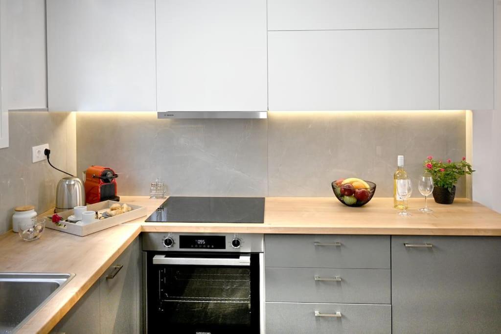 Marie'S Luxury City Center Apartment Heraklion Exteriör bild